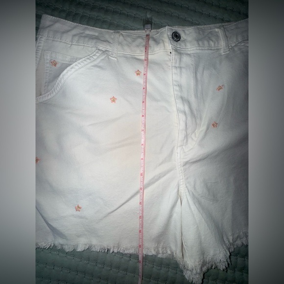 American Eagle Highest Rise 90s Boyfriend Shorts w embroidered flowers Size 18 - Picture 8 of 13